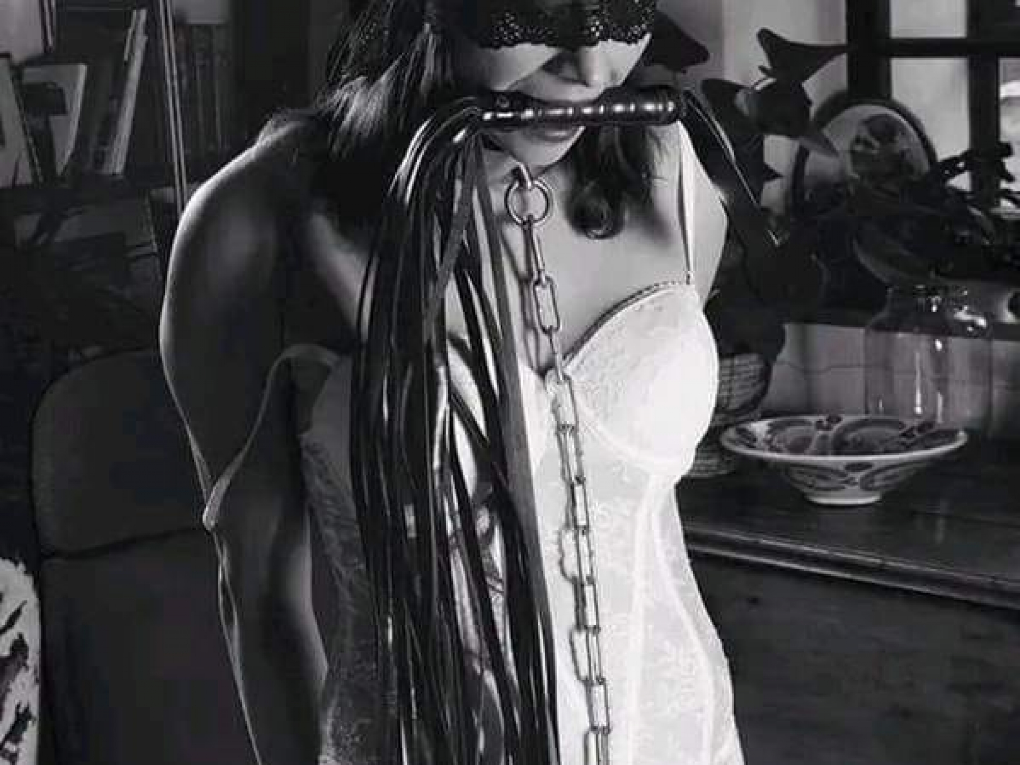 صفات الأنثى الخاضعة: قوة في التسليم بحثًا عن الأمان والاحتواء 